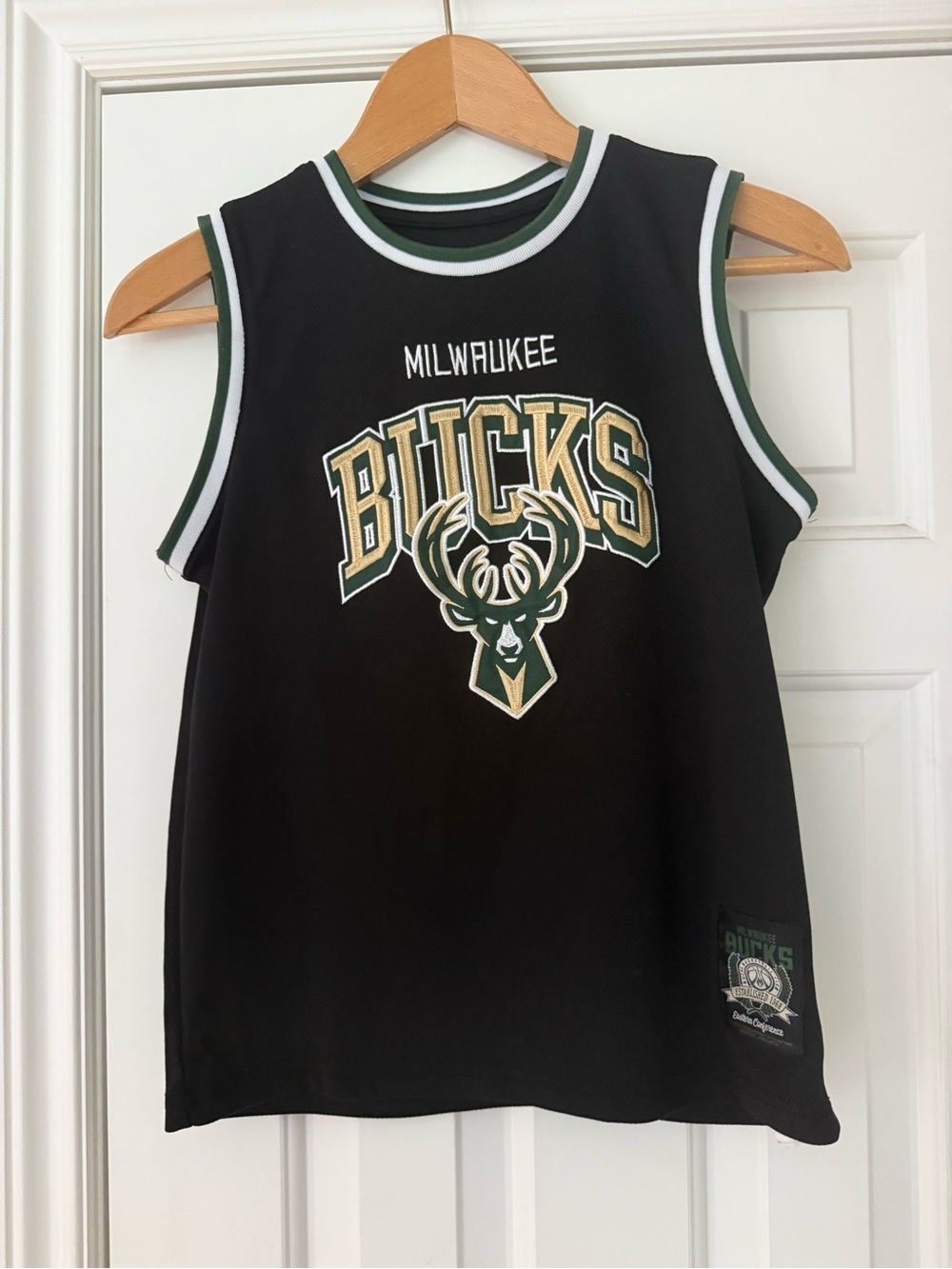 Milwaukee Bucks Black youth NBA Sleeveless Jersey